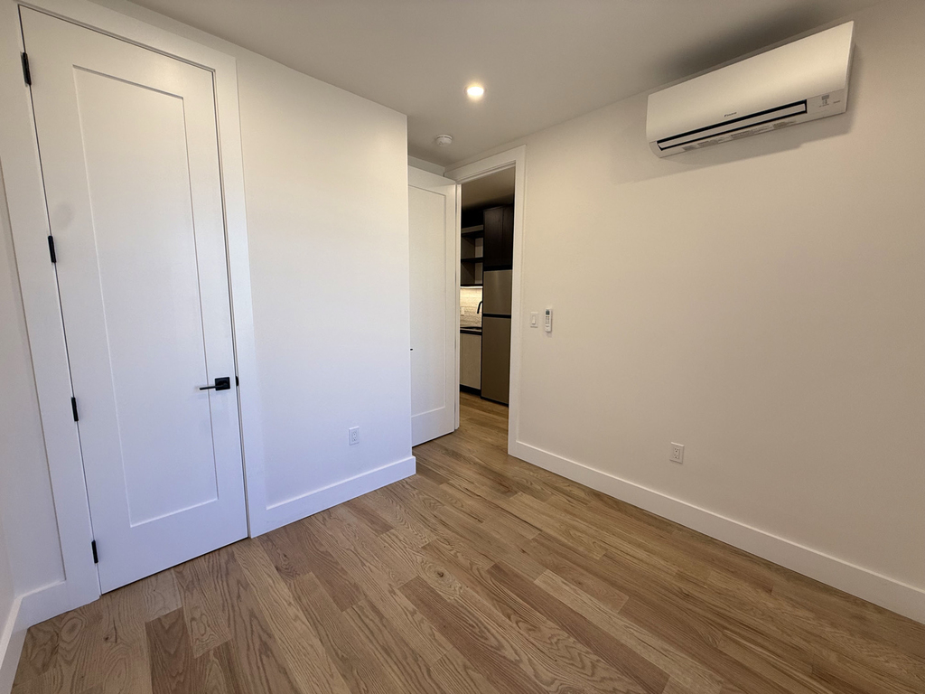 2320 Bedford Ave - Photo 7
