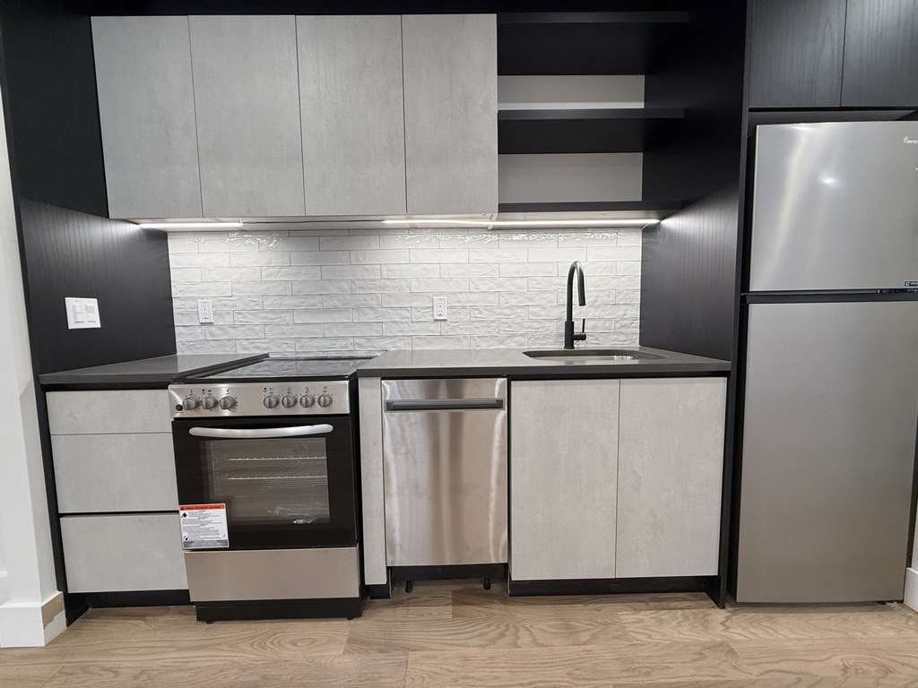 2320 Bedford Ave - Photo 3