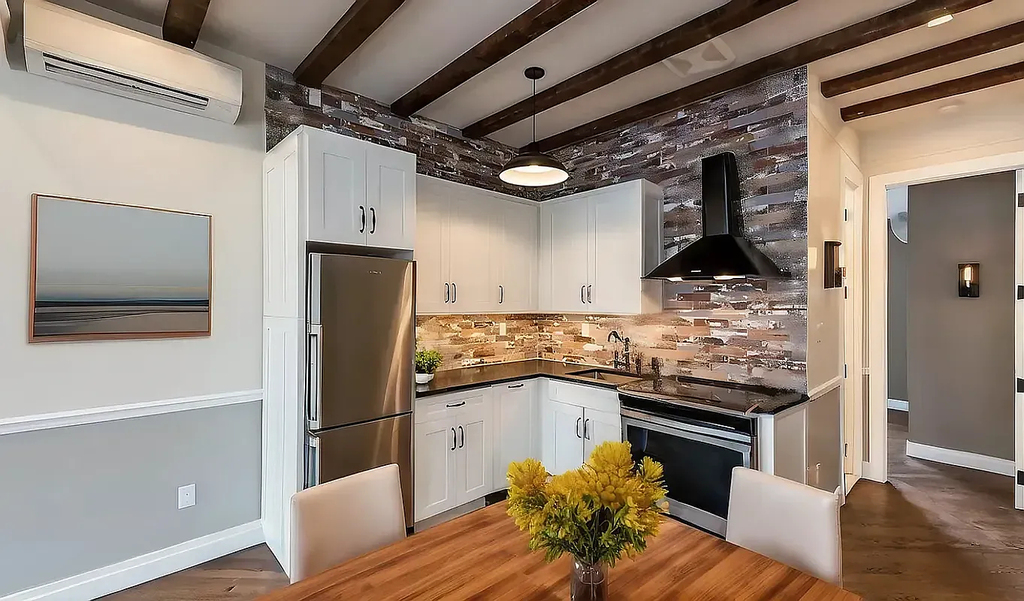 77 Graham Avenue - Photo 3