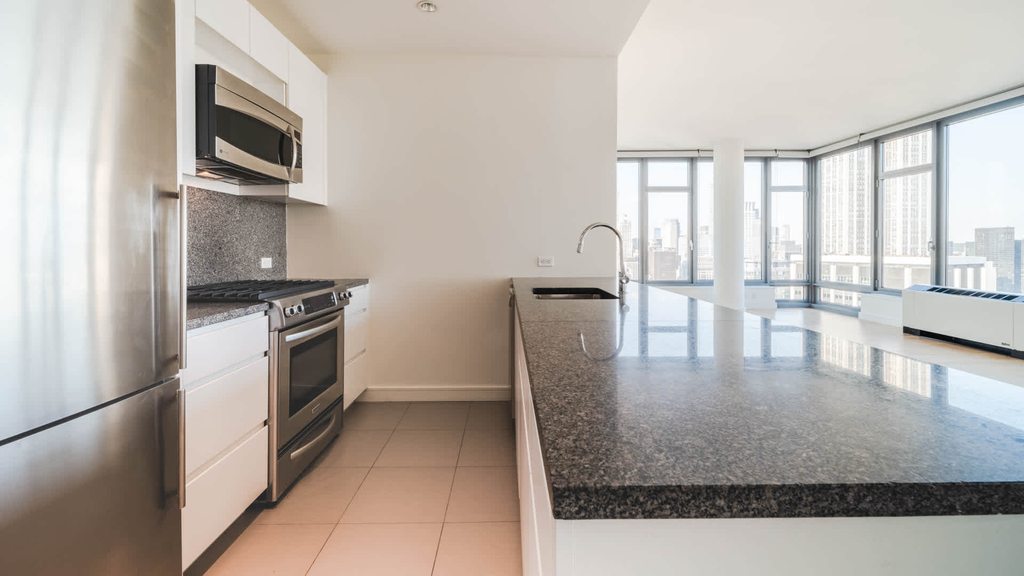 105 W 29th Street - Photo 2