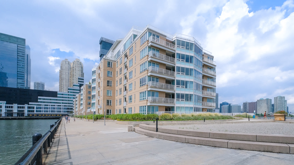 1 Harborside Place - Photo 2