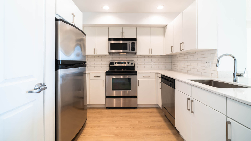 1 Harborside Place - Photo 7
