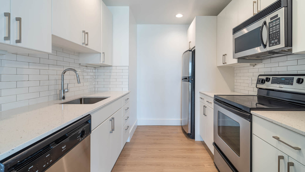 1 Harborside Place - Photo 8