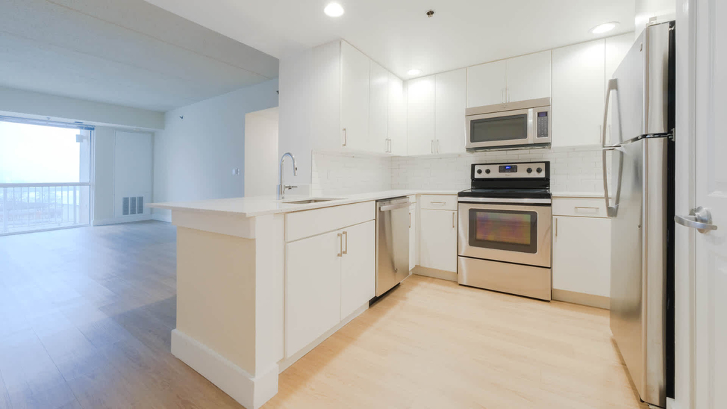 1 Harborside Place - Photo 60