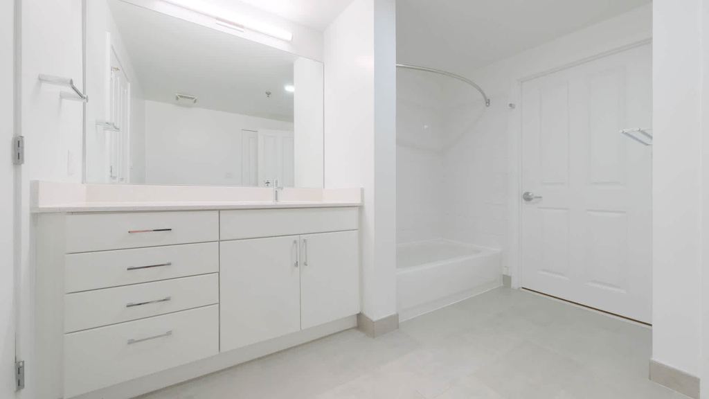 1 Harborside Place - Photo 55