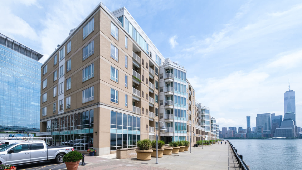 1 Harborside Place - Photo 4