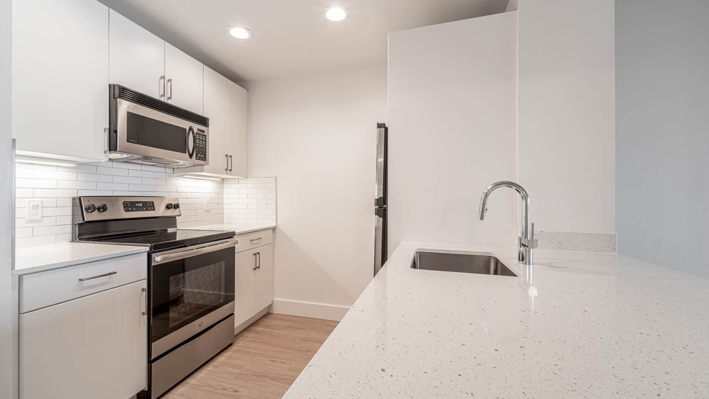 1 Harborside Place - Photo 5