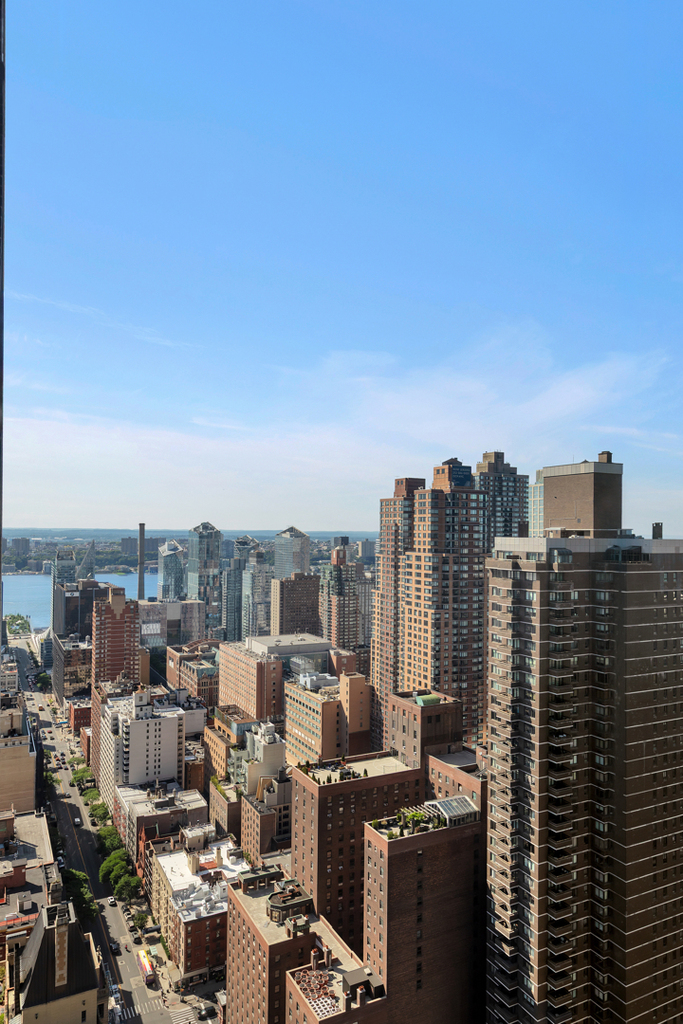 322 W 57th St - Photo 1
