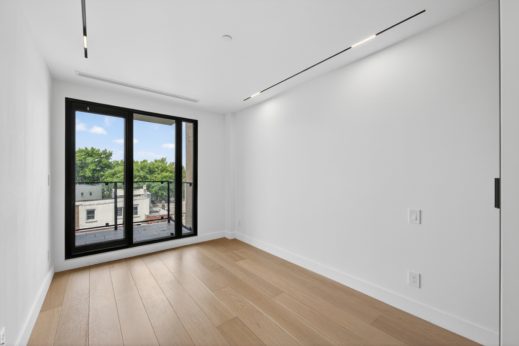 61 N Henry St - Photo 10