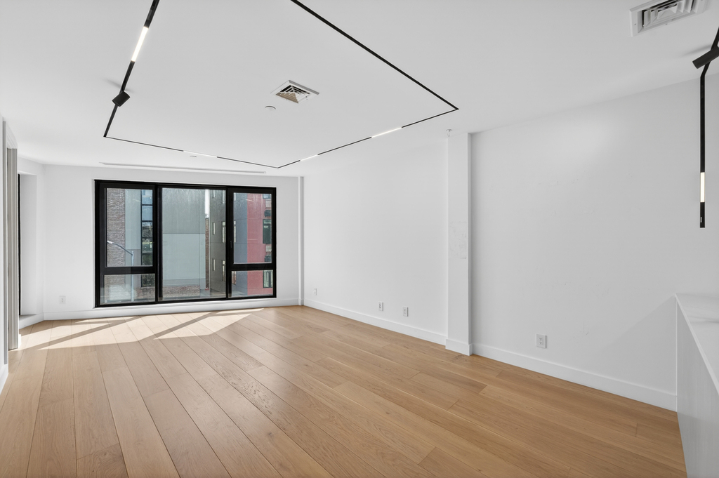 61 N Henry St - Photo 2