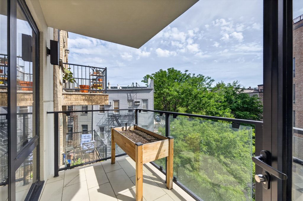 61 N Henry St - Photo 8