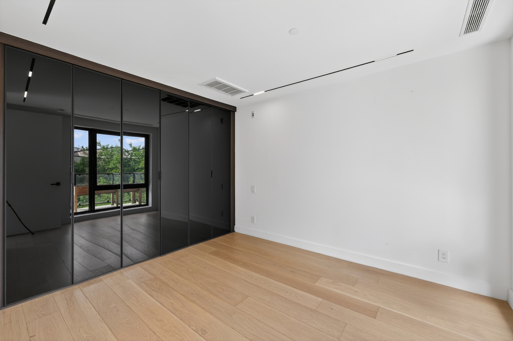 61 N Henry St - Photo 6