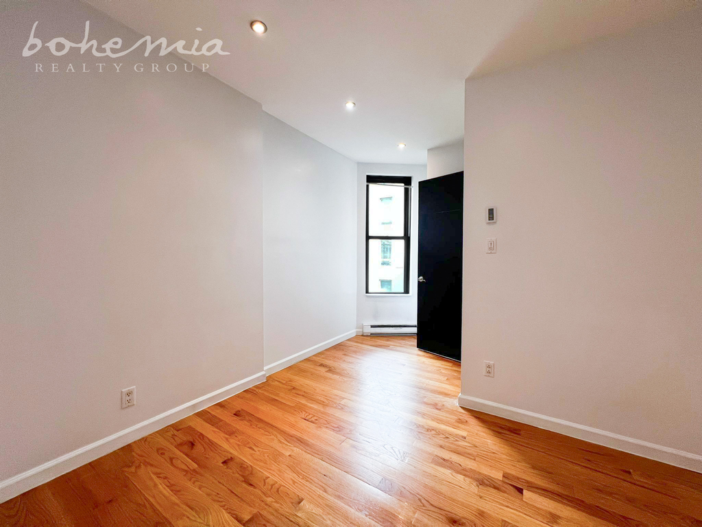 Columbus Avenue - Photo 5