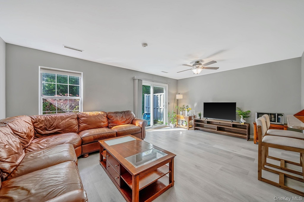 908 Sara Circle - Photo 2