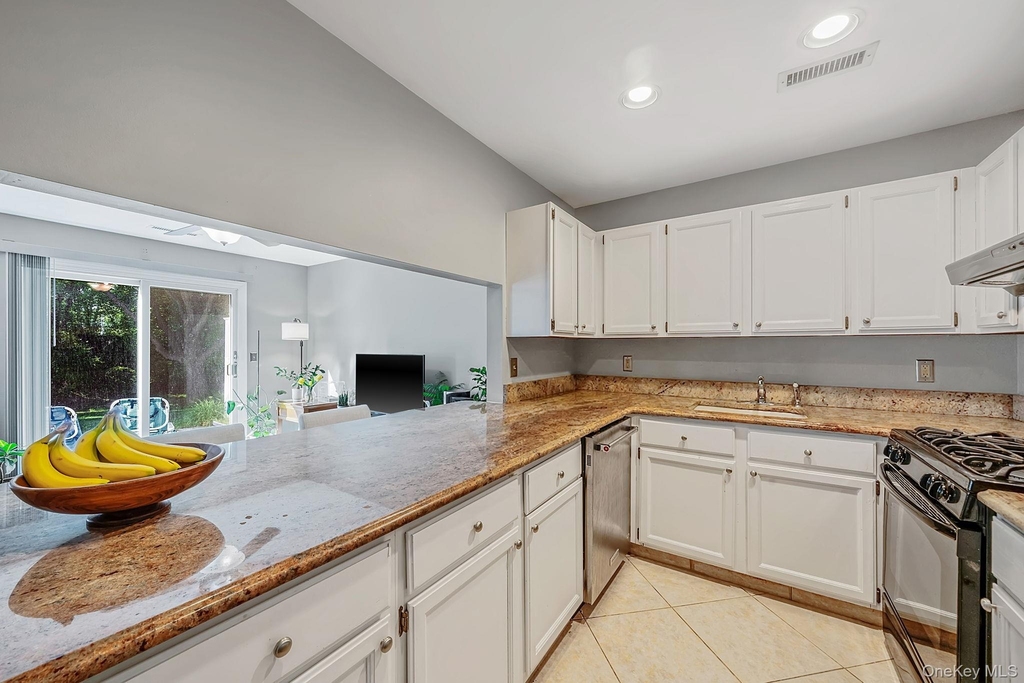 908 Sara Circle - Photo 5