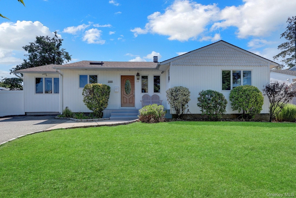 19 Edi Avenue - Photo 0