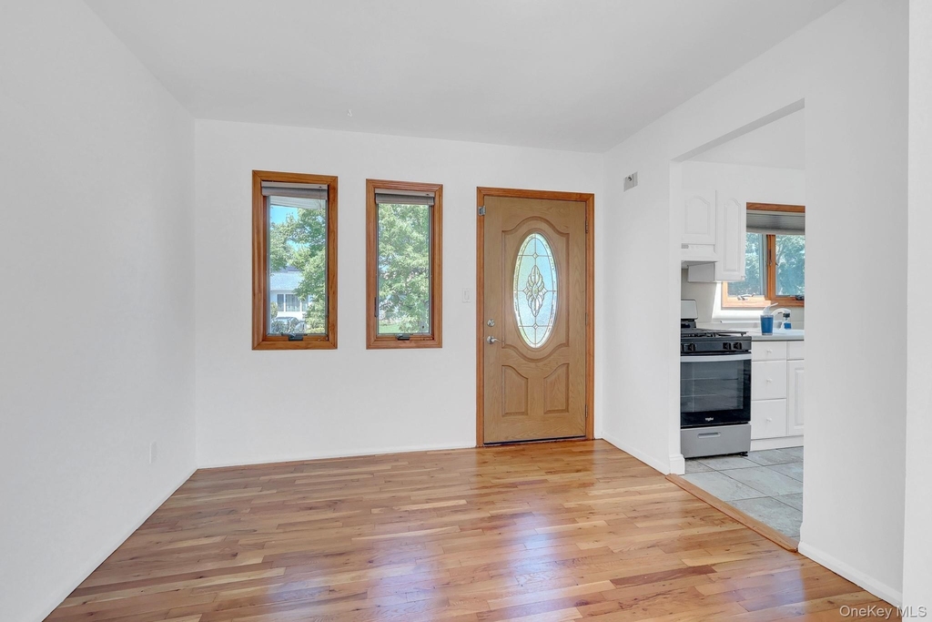 19 Edi Avenue - Photo 3