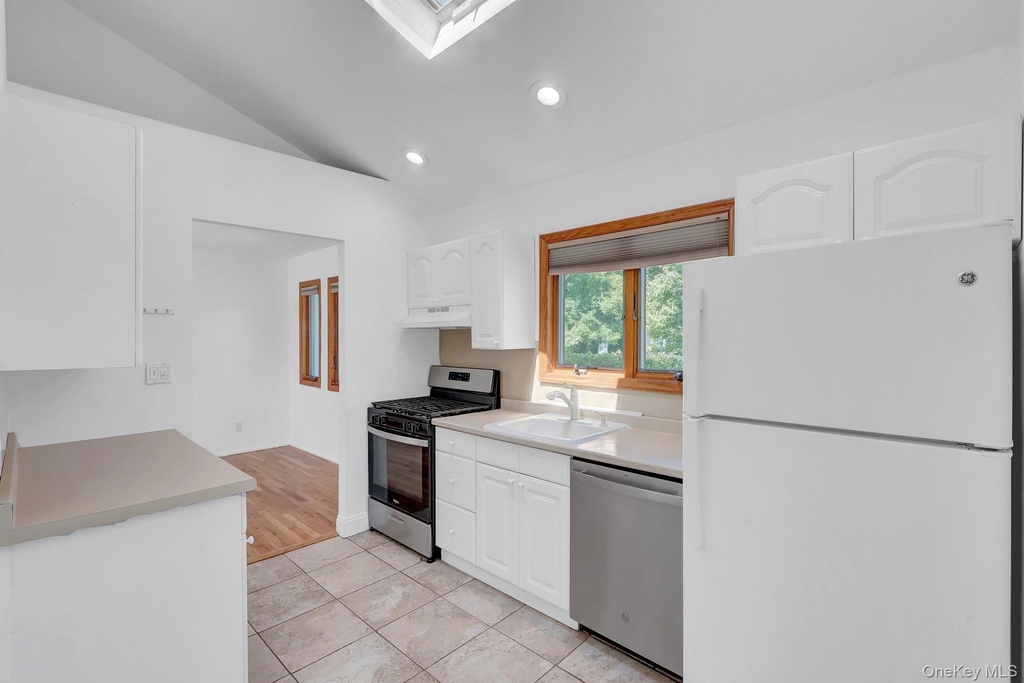 19 Edi Avenue - Photo 10