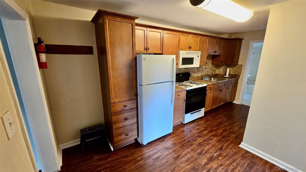 160 Orange Turnpike - Photo 4