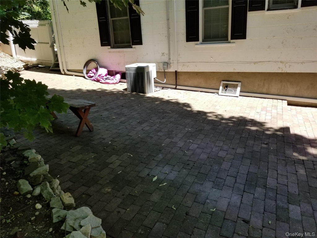 415 Myrtle Avenue - Photo 10
