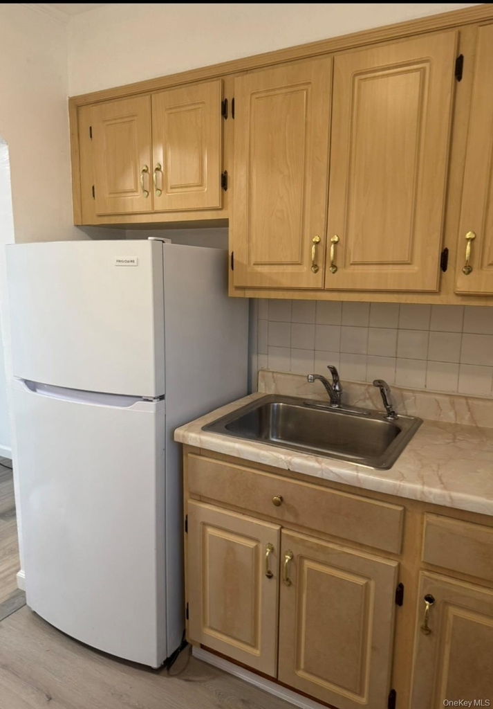120-33 200th Street - Photo 4