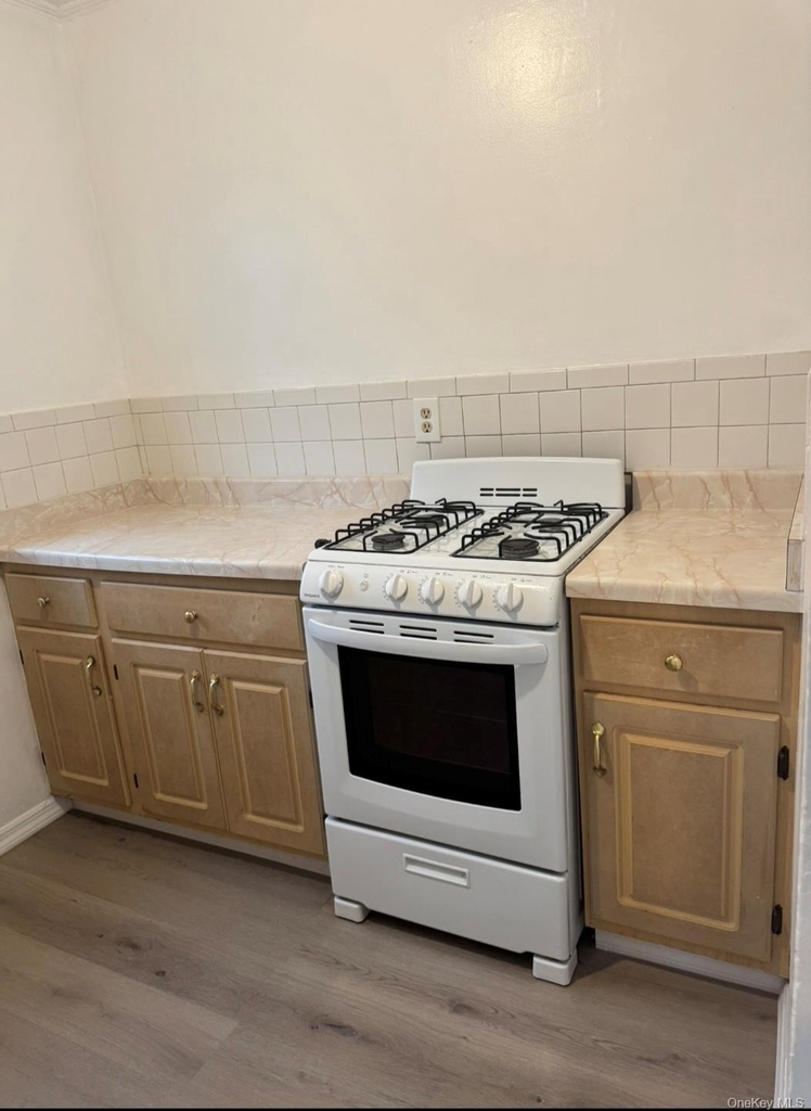 120-33 200th Street - Photo 3