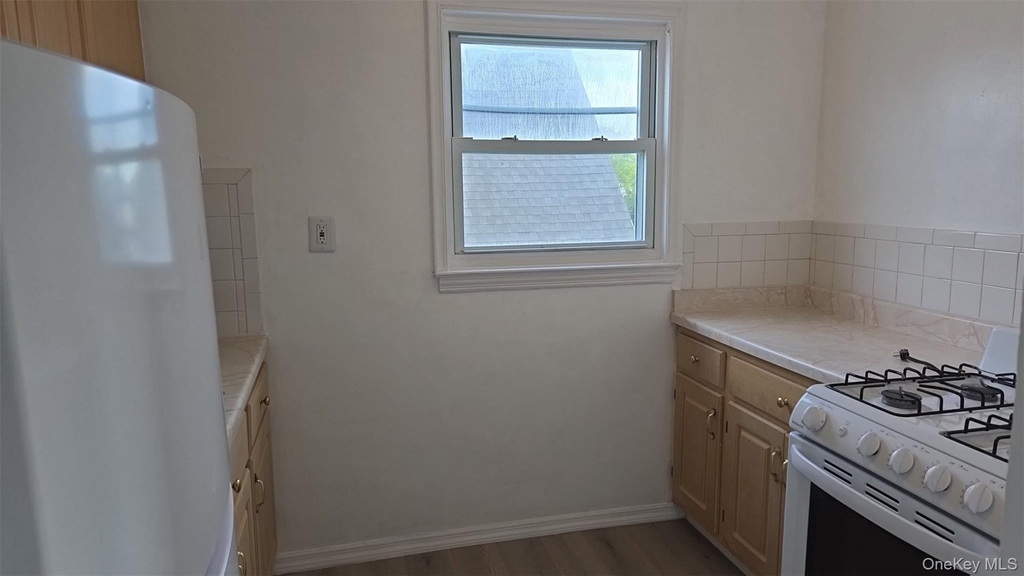 120-33 200th Street - Photo 2