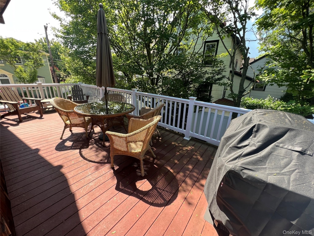 71 Garden City Avenue - Photo 1