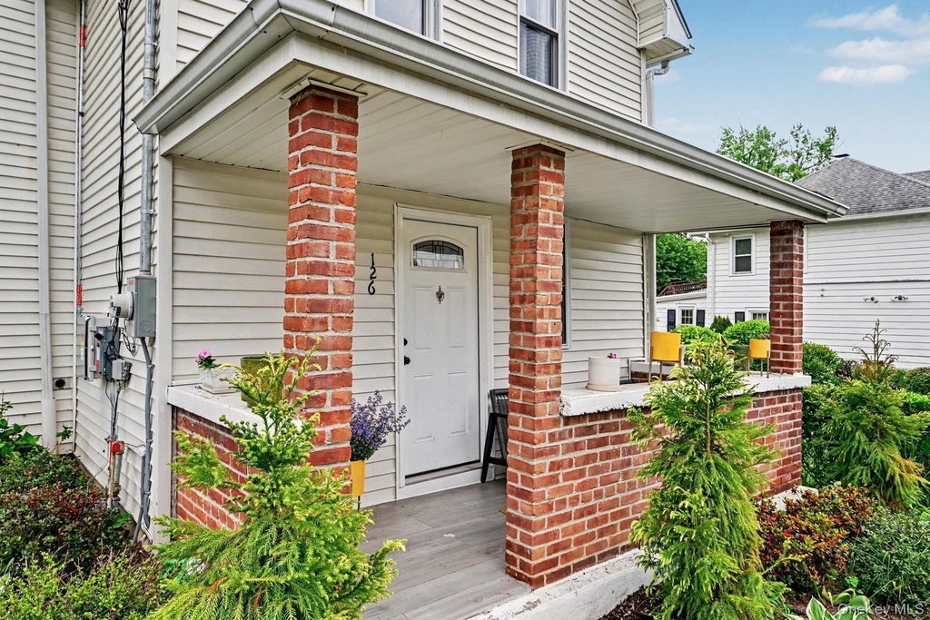 126 Winthrop Avenue - Photo 1