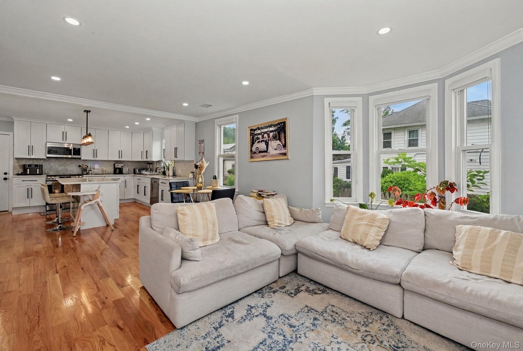 126 Winthrop Avenue - Photo 3