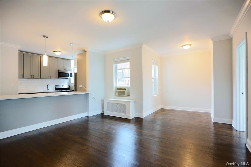196 Martine Avenue - Photo 4