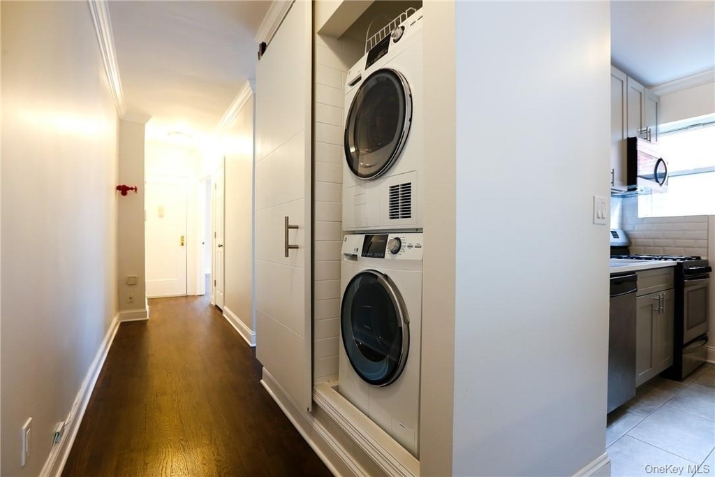 196 Martine Avenue - Photo 8