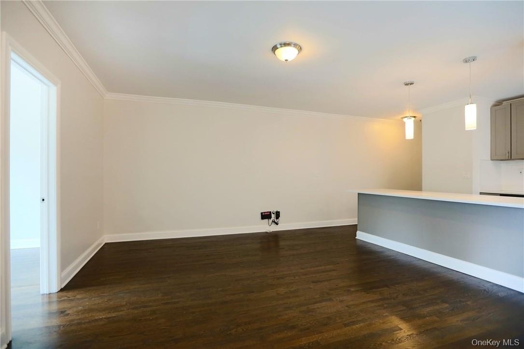 196 Martine Avenue - Photo 5