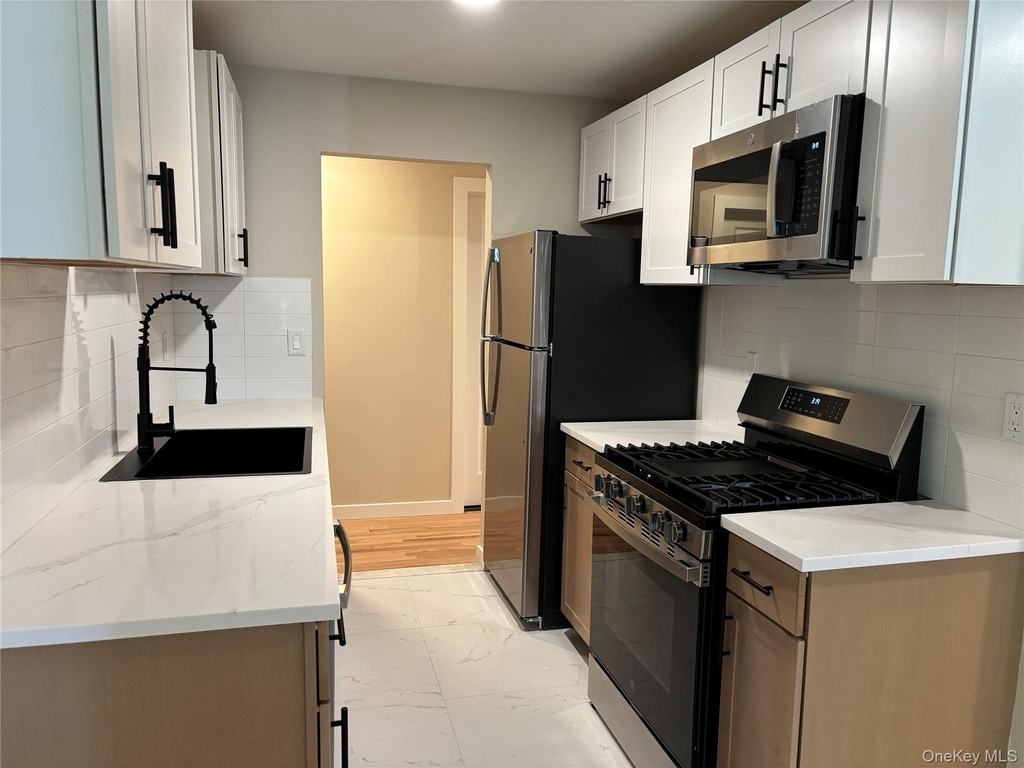 452 Somerset Drive - Photo 7