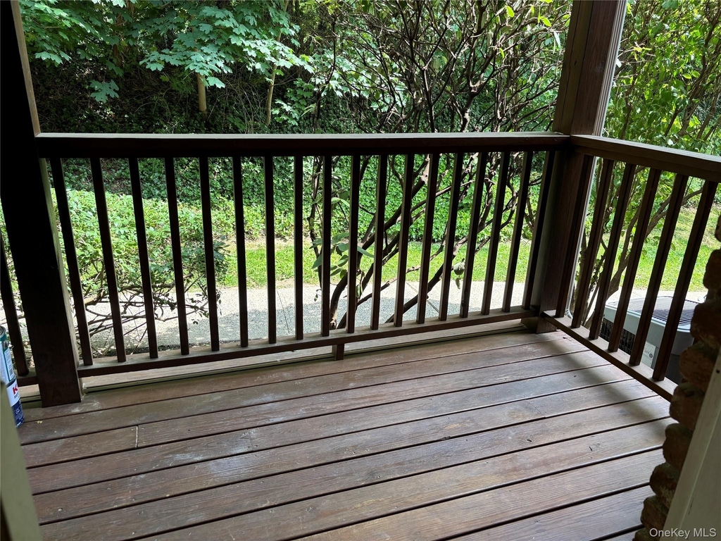 452 Somerset Drive - Photo 29