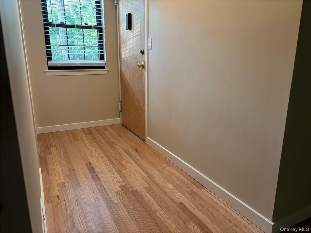 452 Somerset Drive - Photo 3