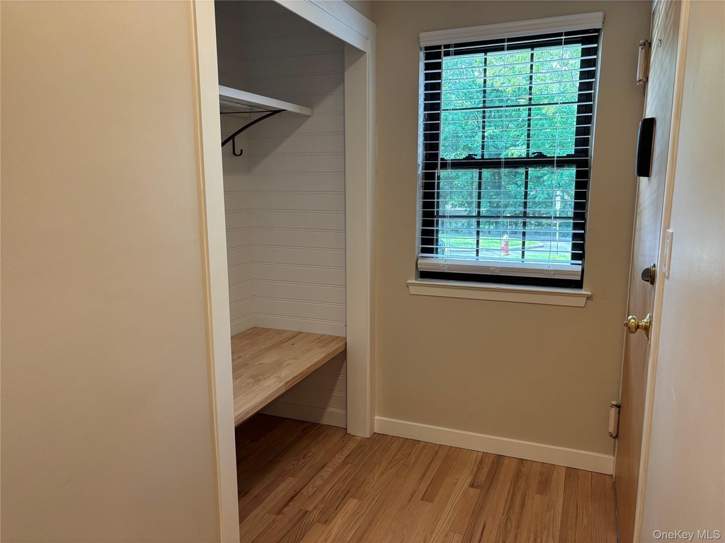 452 Somerset Drive - Photo 1