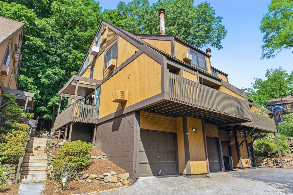 104 Ogden Avenue - Photo 2