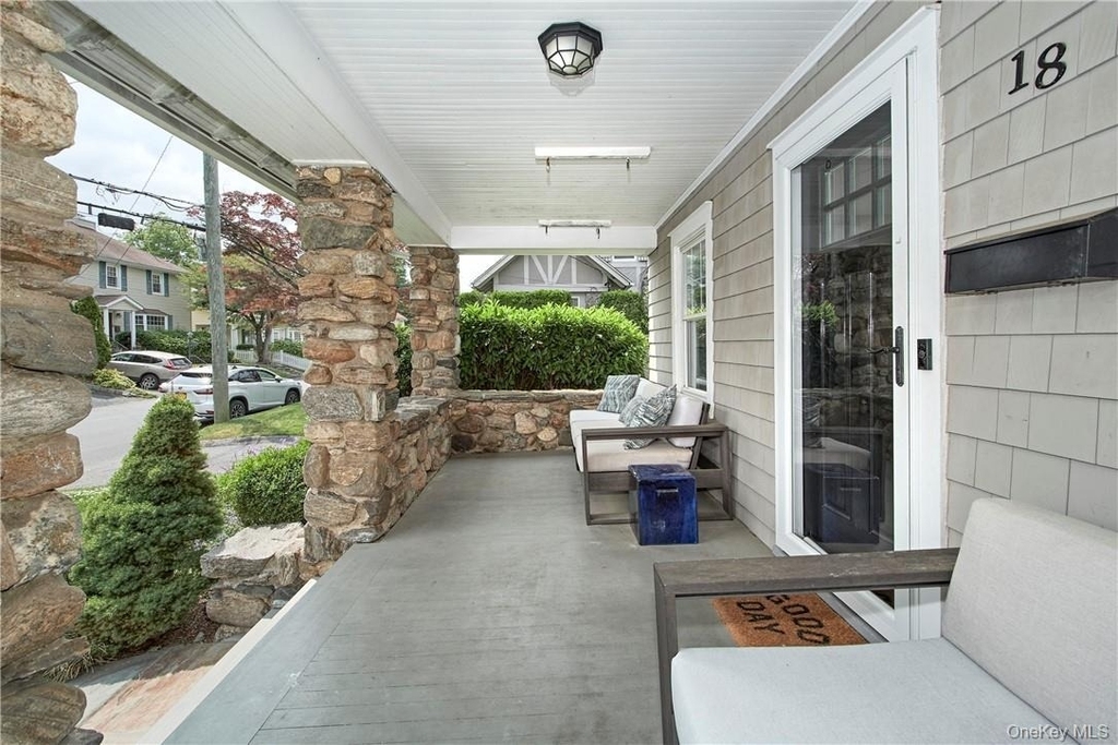 18 Elmwood Avenue - Photo 3