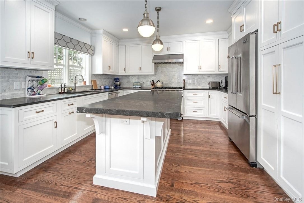18 Elmwood Avenue - Photo 12