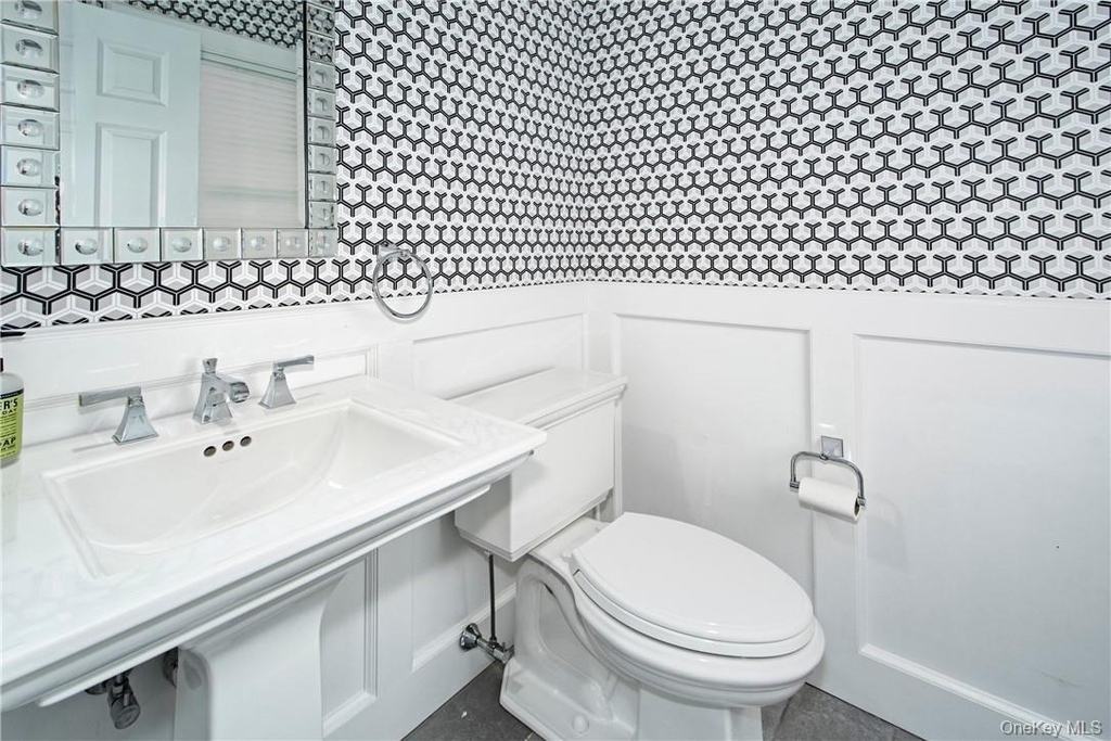 18 Elmwood Avenue - Photo 14