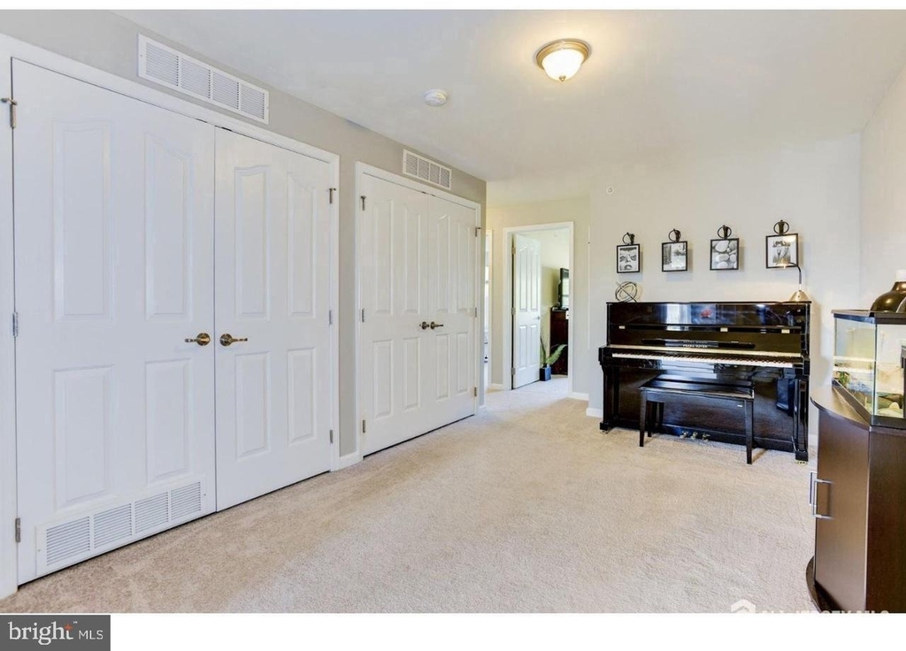 319 Kramer Court - Photo 8