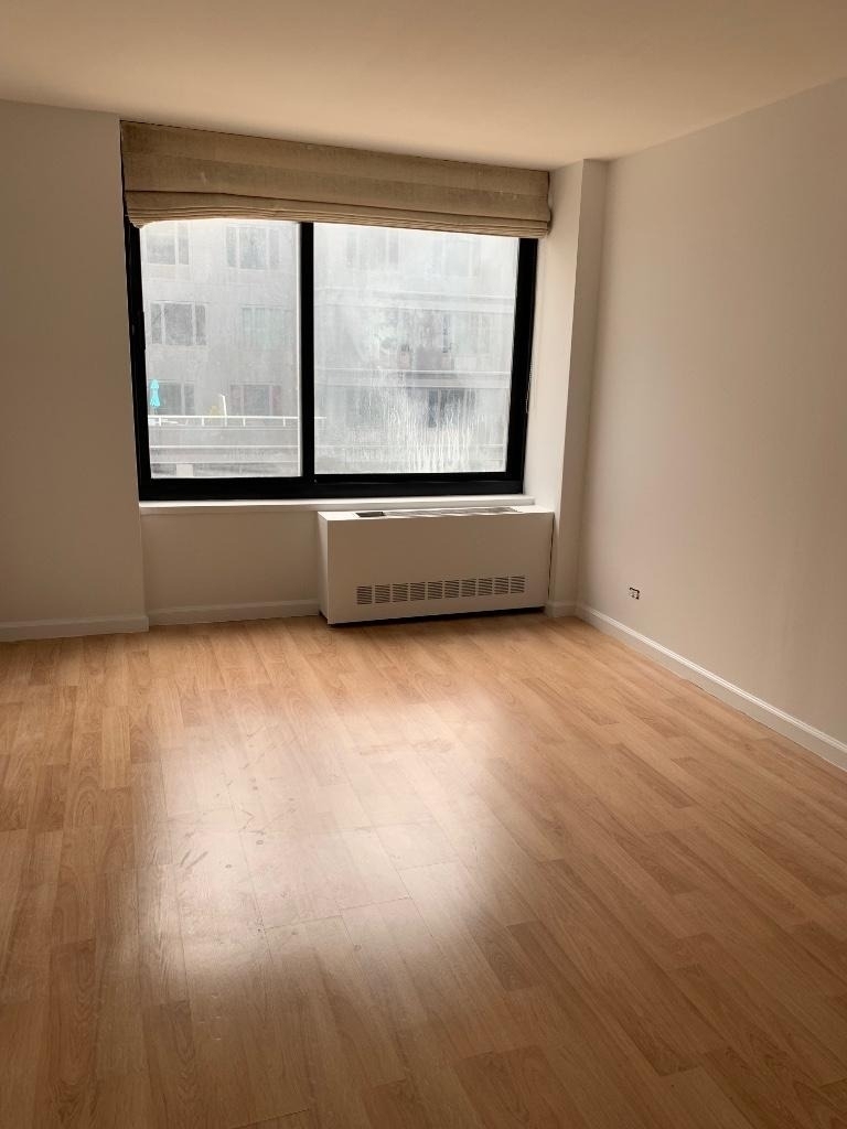 270 W 17th Street - Photo 7