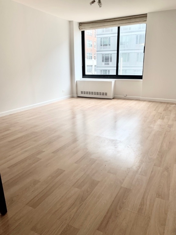270 W 17th Street - Photo 0