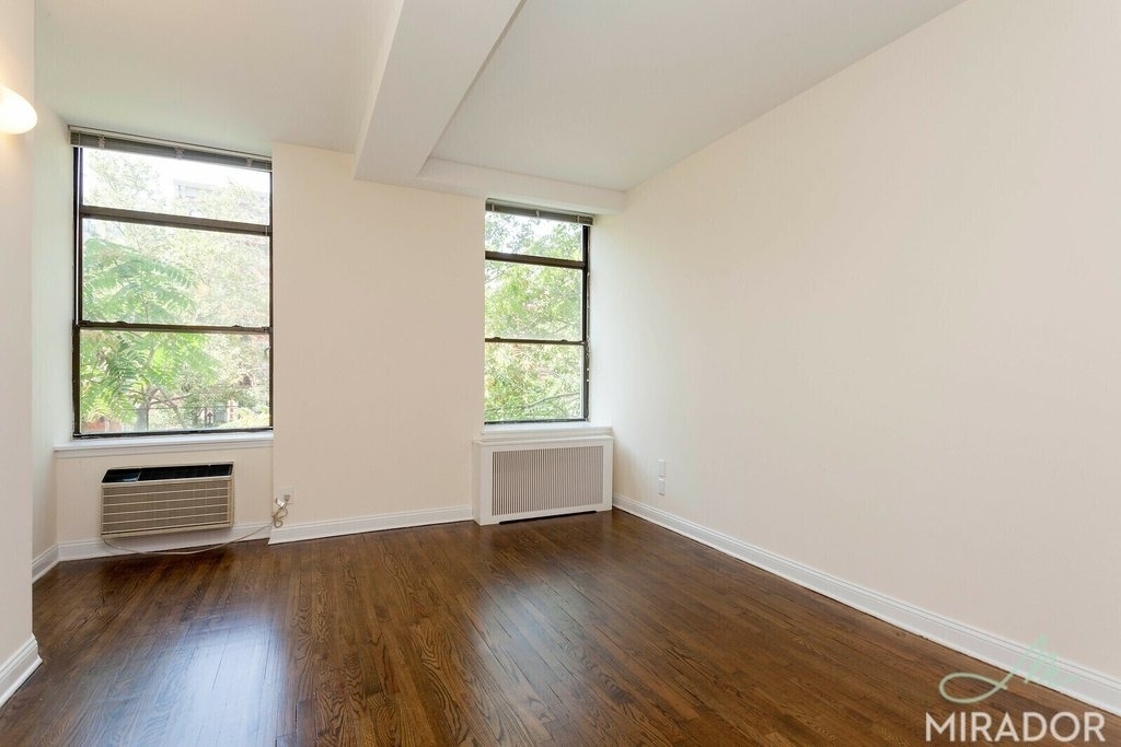 304 E 20th Street - Photo 0