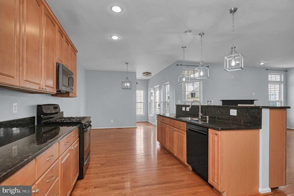 2548 Port Potomac Avenue - Photo 12