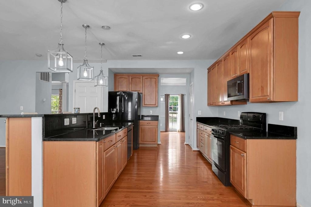 2548 Port Potomac Avenue - Photo 11