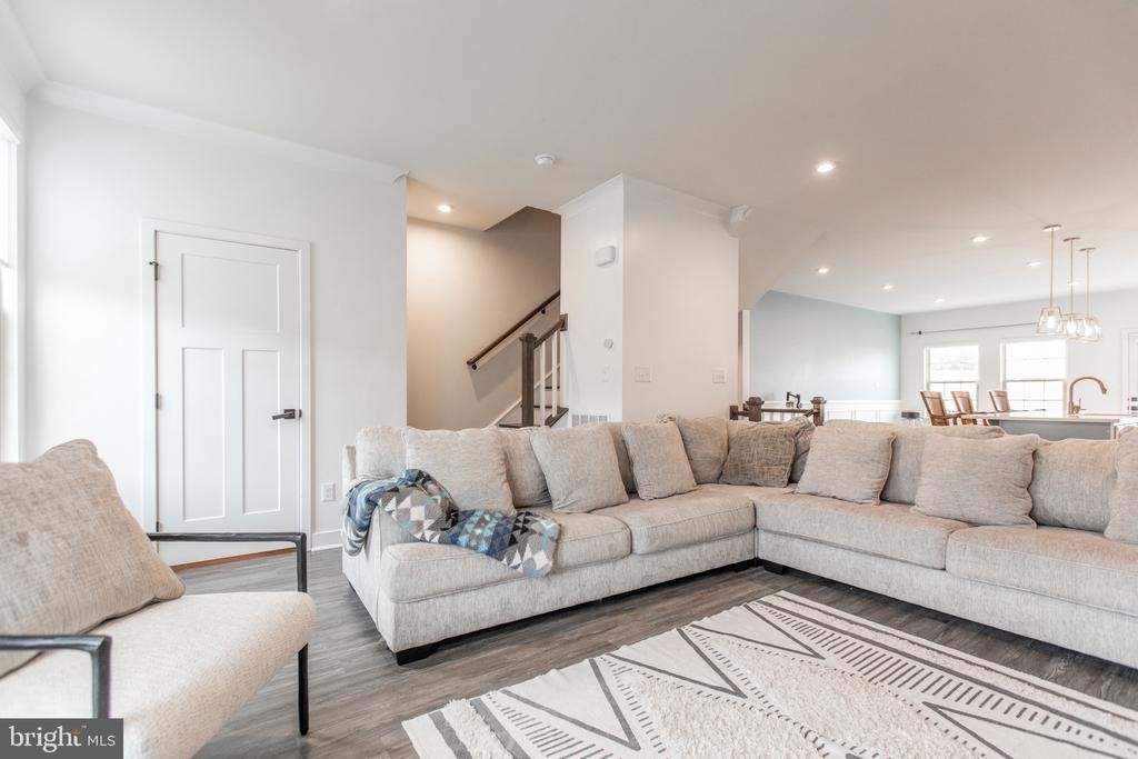 18105 Red Cedar Road - Photo 2