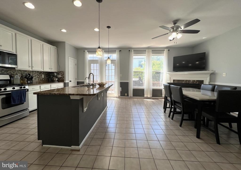 8819 Blue Royale Lane - Photo 10
