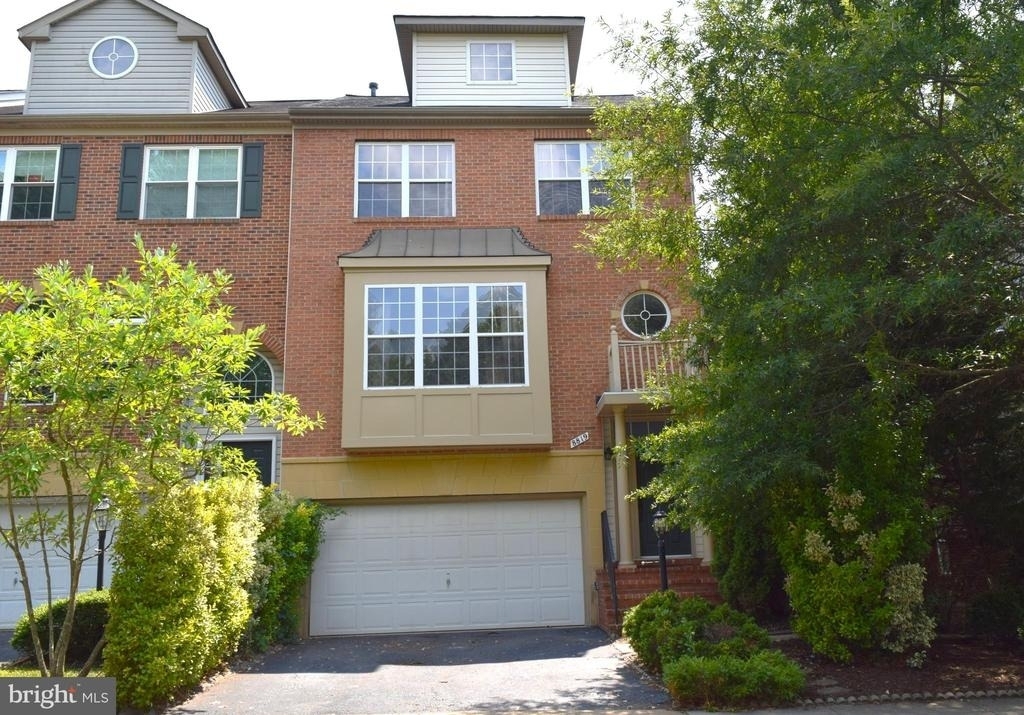 8819 Blue Royale Lane - Photo 2